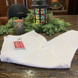 Levi Strauss Signature White Jeans NWT Modern Crop Skinny 18